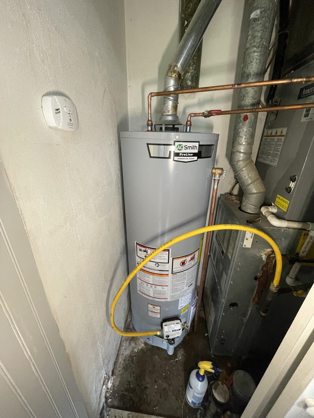 Copper and gas lines on a water heater installation — DE Plumbing, Cincinnati